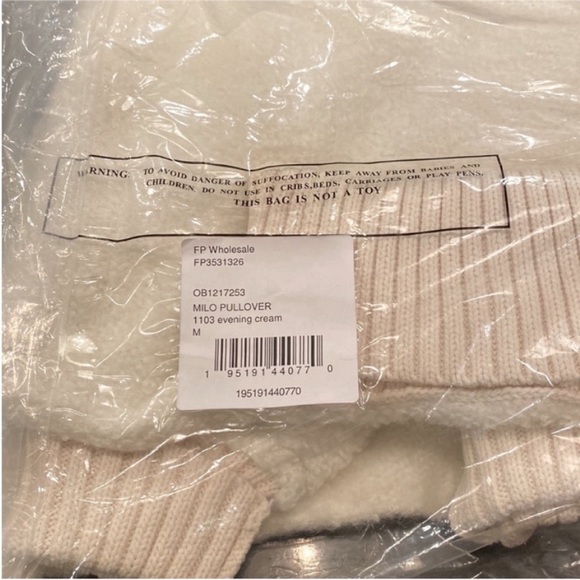 Free People Milo Oversized Tunic Turtleneck Sweater in Off White NWT Size Med - Picture 9 of 12